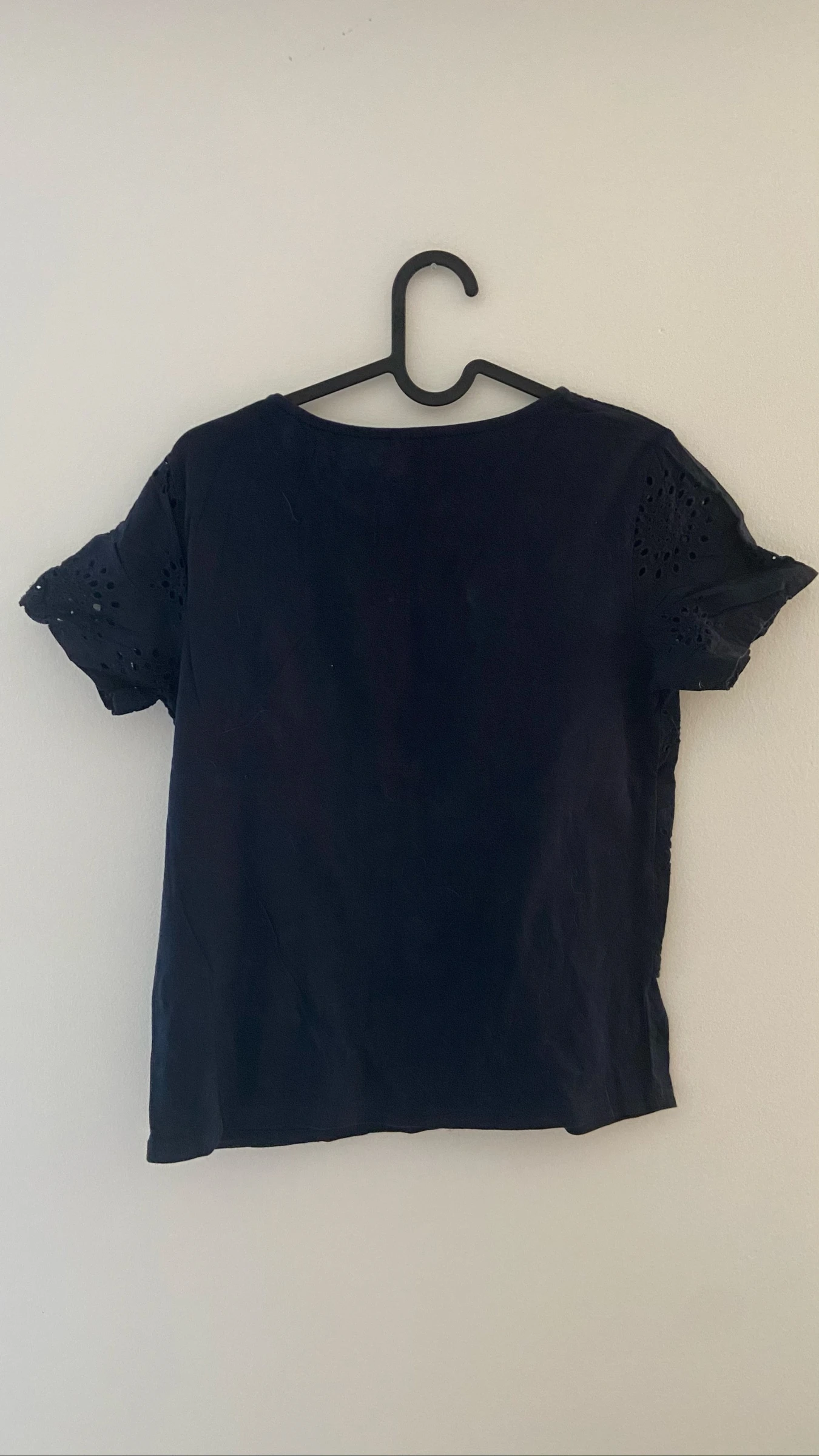 Haut bleu marine avec motif dentelle Taille S – photo 6